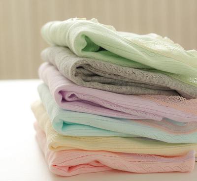 夏日居家必備 純棉螺紋針織T恤，舒適與時尚的完美融合